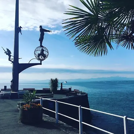 Hochwertige In Seenaehe Mit Terrasse & Vollausstattung