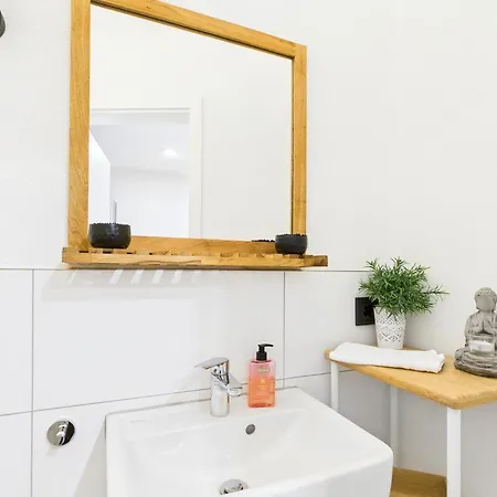 Hochwertige In Seenaehe Mit Terrasse & Vollausstattung Apartamento